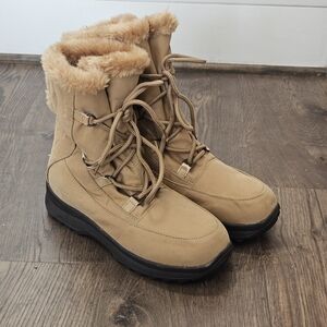 Cozy Tan Winter Boots with Faux Fur 8½